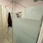 En